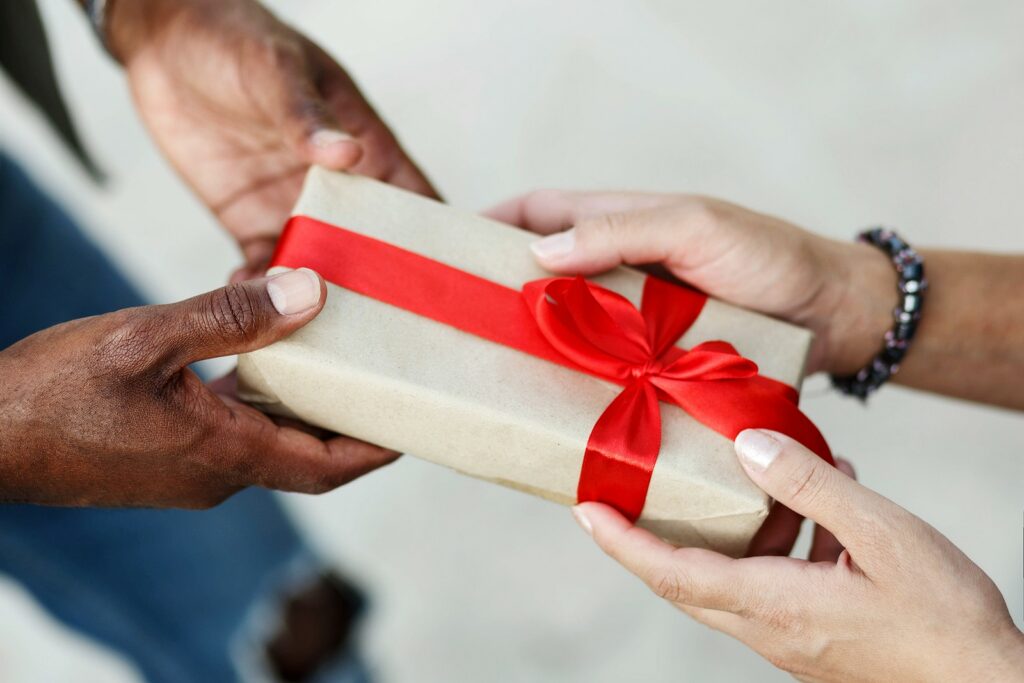 10 Meaningful Gifts for Faith Leaders